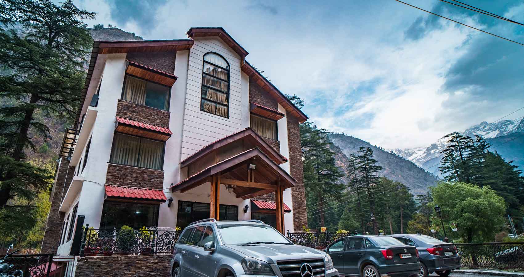 Sandhya Kasol 4*
